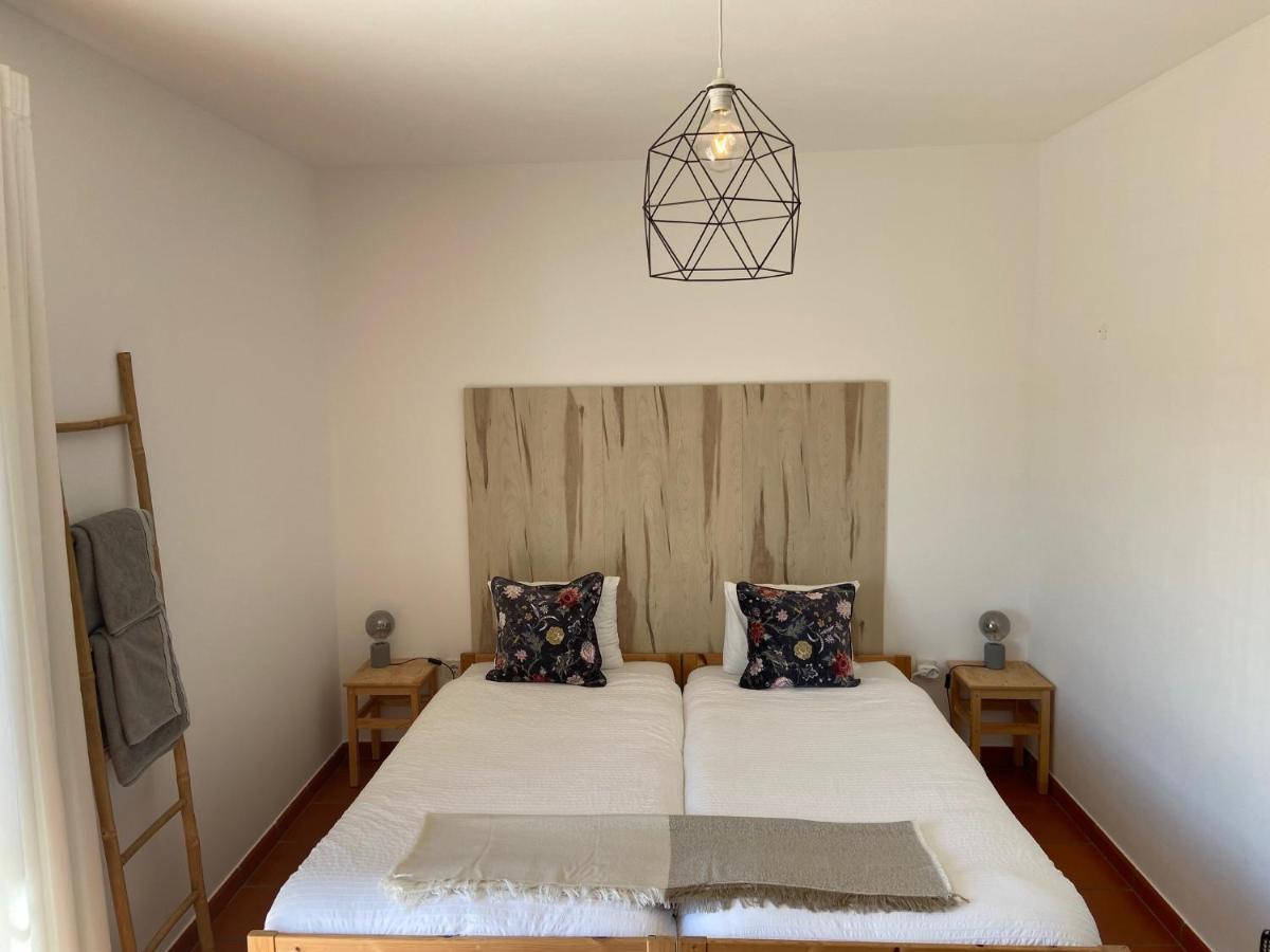 Guesthouse Releash Aljezur Esterno foto